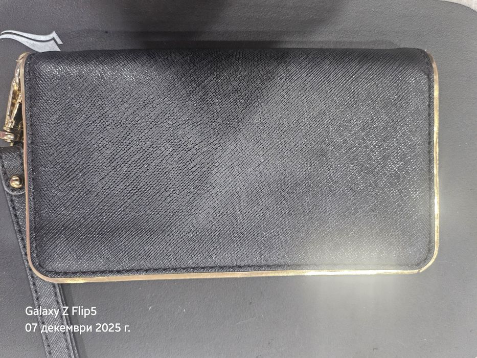 Портфейли Michael Kors