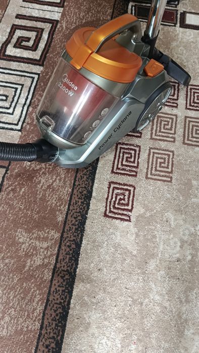 Срочно продам пылесос MIDEA Power Cyclone