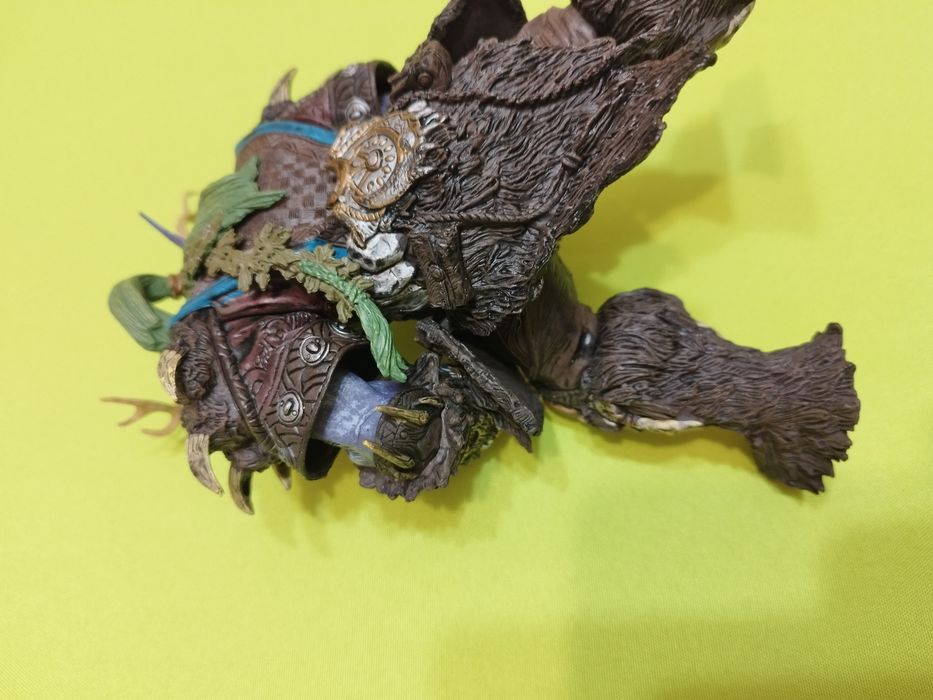 Продавам фигурка