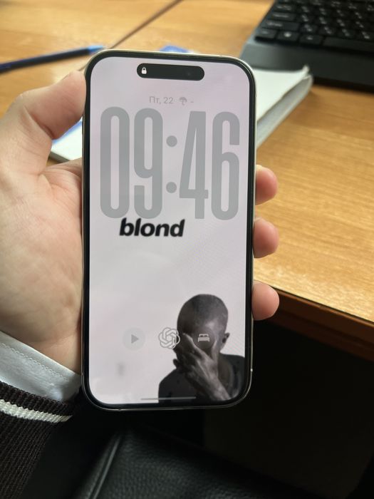 Продам айфон 14 про