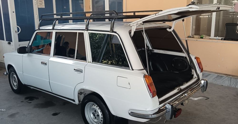 VAZ 2102  yili  1977