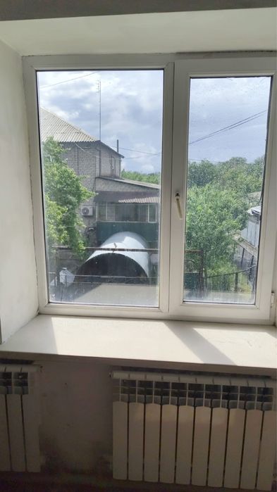 Пластиковые окна продам срочна 2 шт