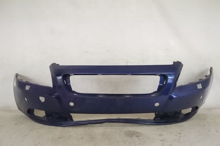 Предна Броня Оригинална С Датчици И Измиване В Добро Състояние Волво С