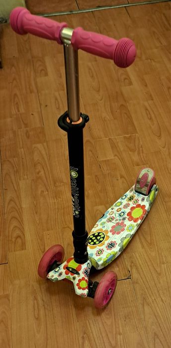 Велосипед и тротинетка .