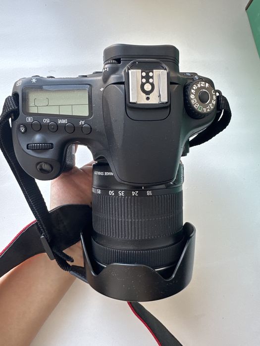 Продам фотоаппарат Canon 60D