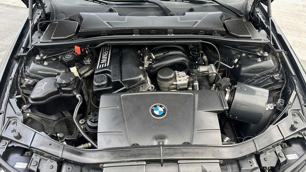 BMW 318i E90, 2.0 benzină, manual