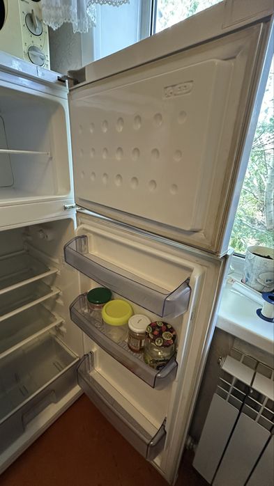 Продам холодильник БУ в отличном состоянии