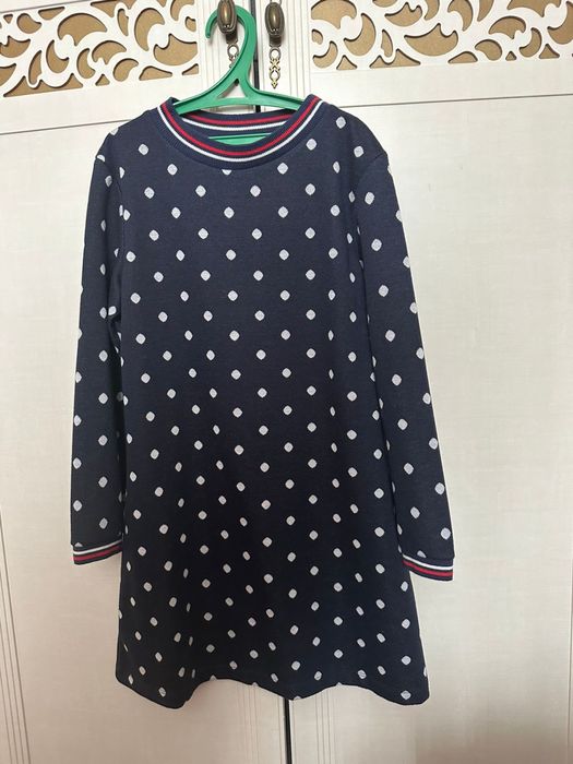 Продам платье на девочку 7-9 лет детское