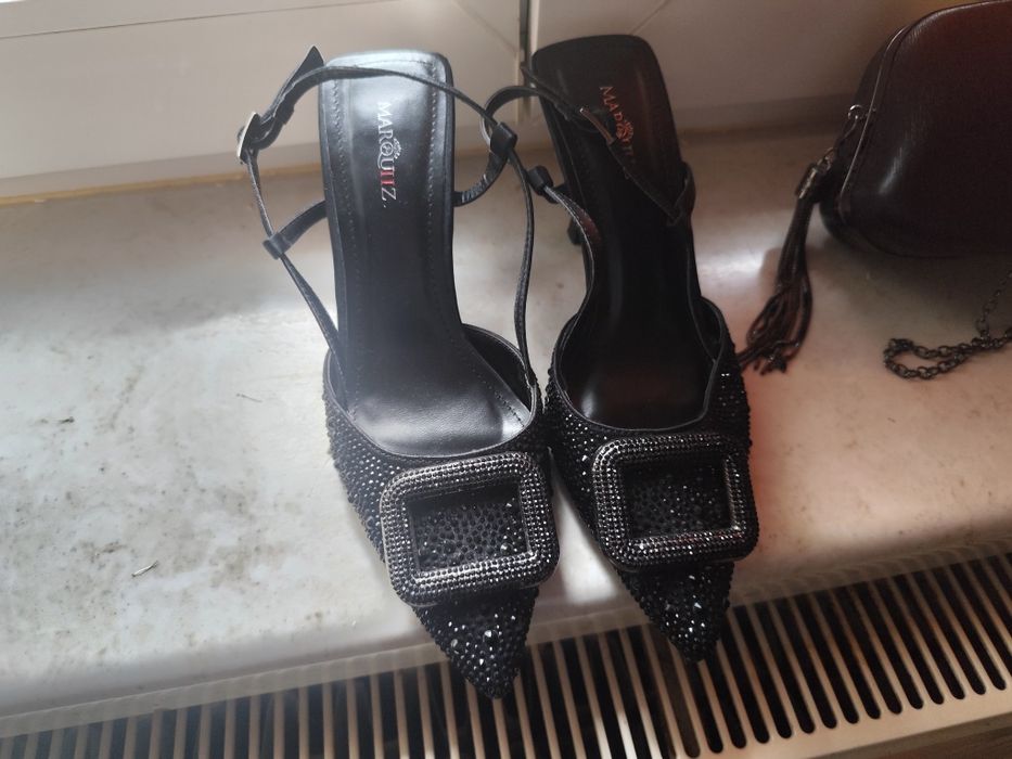 Pantofi sanda stiletto,deosebiți