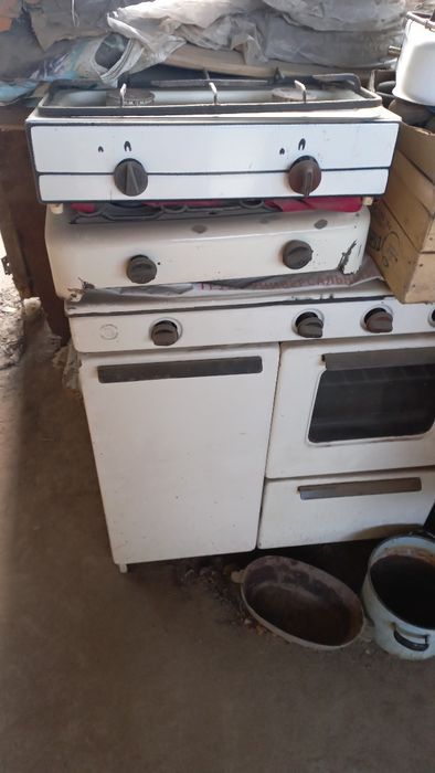 Продам    Газовую    плиту   в    сборе.