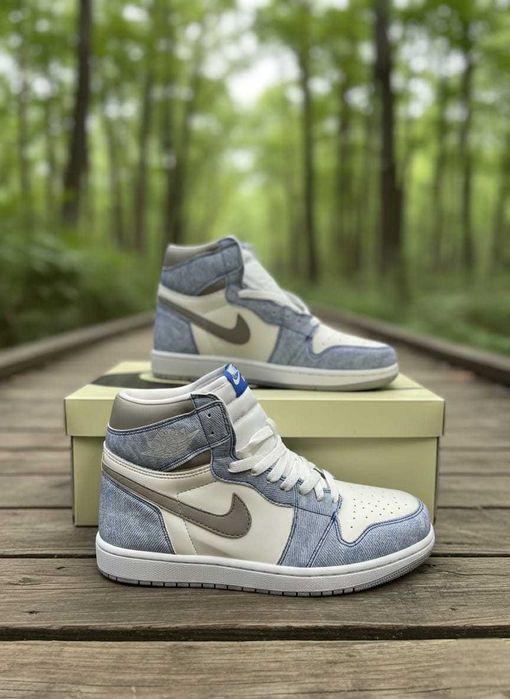 Jordan 1 High Hyper Royal