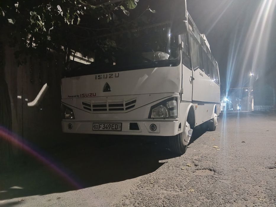 Isuzu 2017. yil  Avtobus