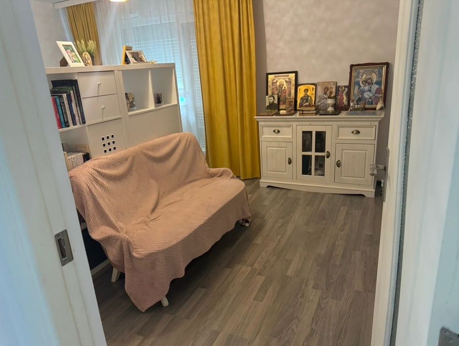 Proprietar, vând apartament cu 3 camere în Calea Aradului
