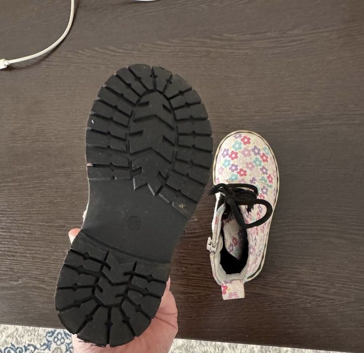 Ботинки детские на девочку 25