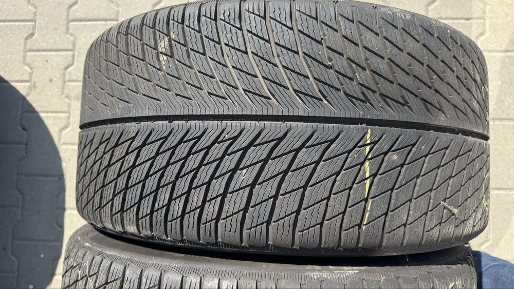 285/40/20 Michelin
