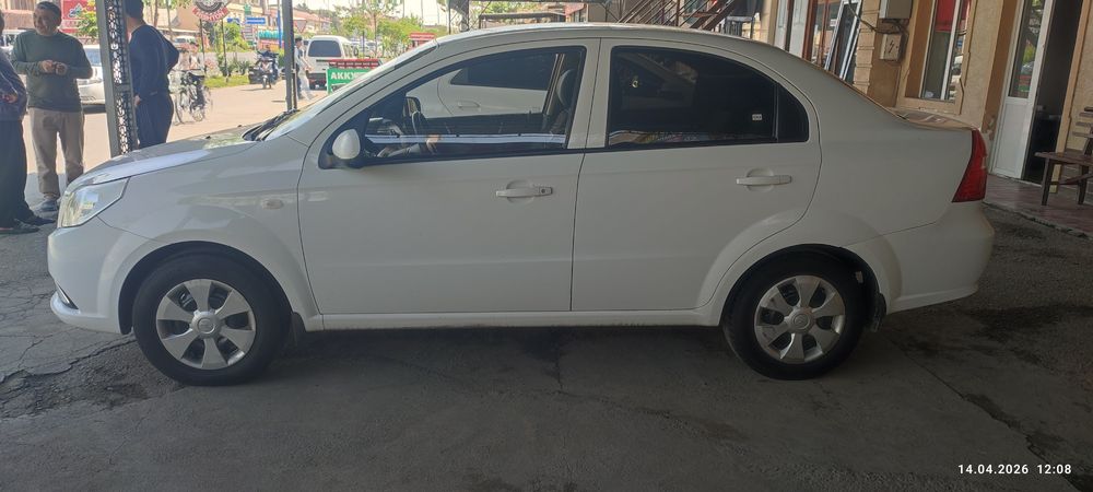 Нексия 3 сотилади