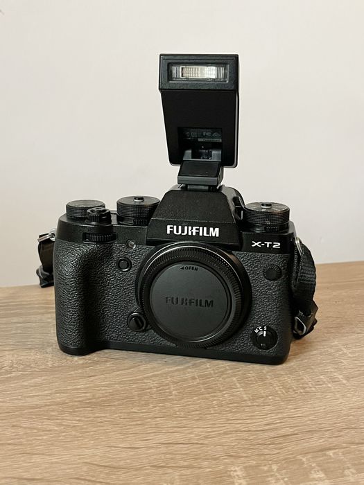 Fujifilm X-T2 body + flash — mai putin de 500 cadre