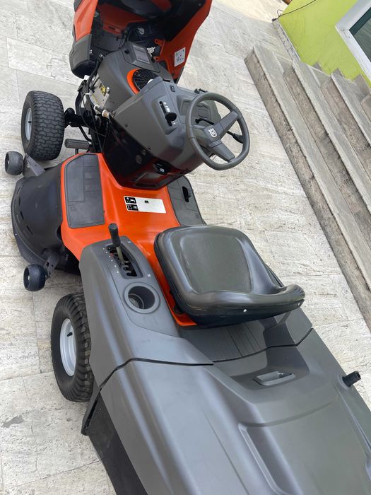 Tractoras de tuns iarba Husqvarna tc