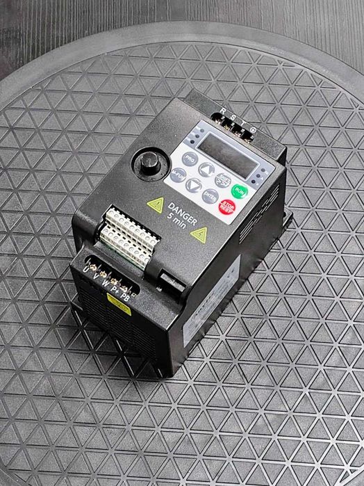 Честотен инвертор 0,75 кВт, 380V, 2,1А