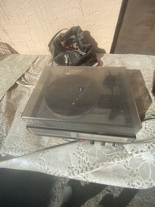 Патефон продам бу