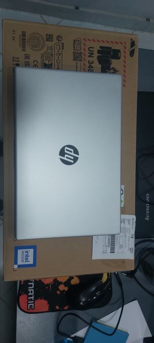 Noutbook hp core i5 1334 U sotiladi