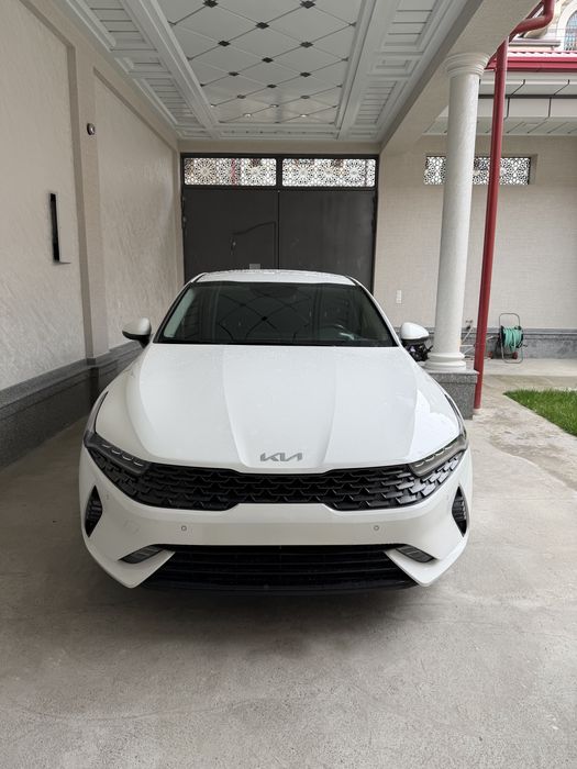 Kia k5 2022 yil 30 min yurgan 1 qol benzin 2.0 mator