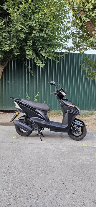 Skuter Kavasaki Smart sotiladi xolati zor