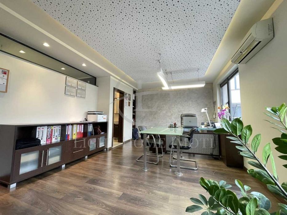 Продава се Офис в Пловдив, Център - 101 кв.м за 2327 €/кв.м - Снимка #3