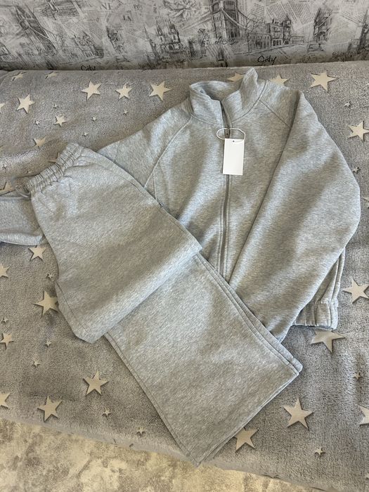 Продам спортивный костюм