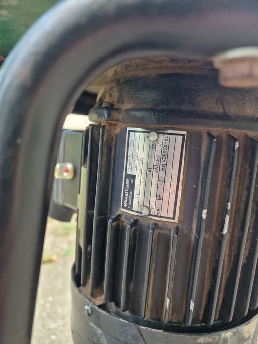 Tocator frunze  crengi Viking AE 1180b, 1300 w