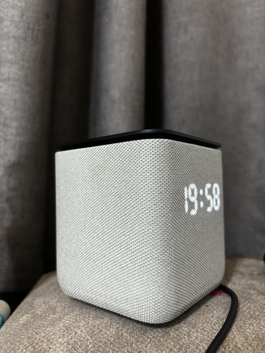 Яндекс станция Алиса миди.