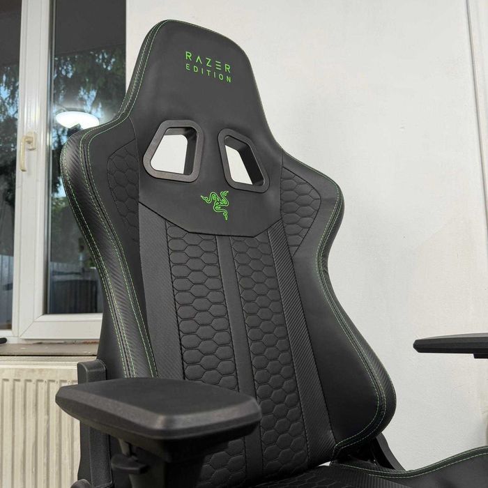 Scaun de Gaming RAZER EDITION™ TYPE Z