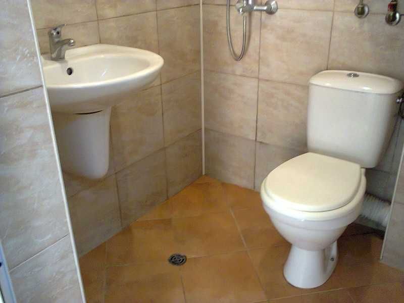 Дава се под наем Едностаен апартамент в Варна, Базар Левски - 28 кв.м за 320 € - Снимка #4