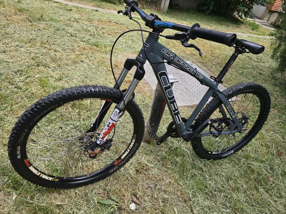 Bicicleta Mountain Bike Dirt Cube , shimano , fox , drop zone