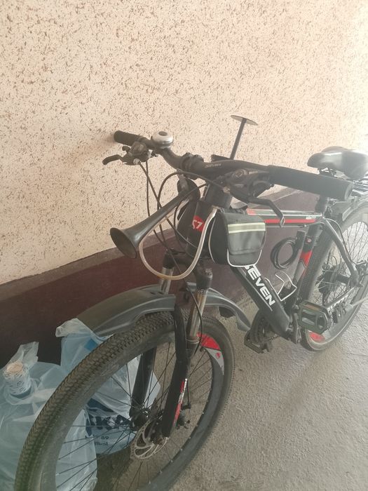 Veloseped sotiladi narxi 800 ming som
26 razmer holati yahshi 
+998
