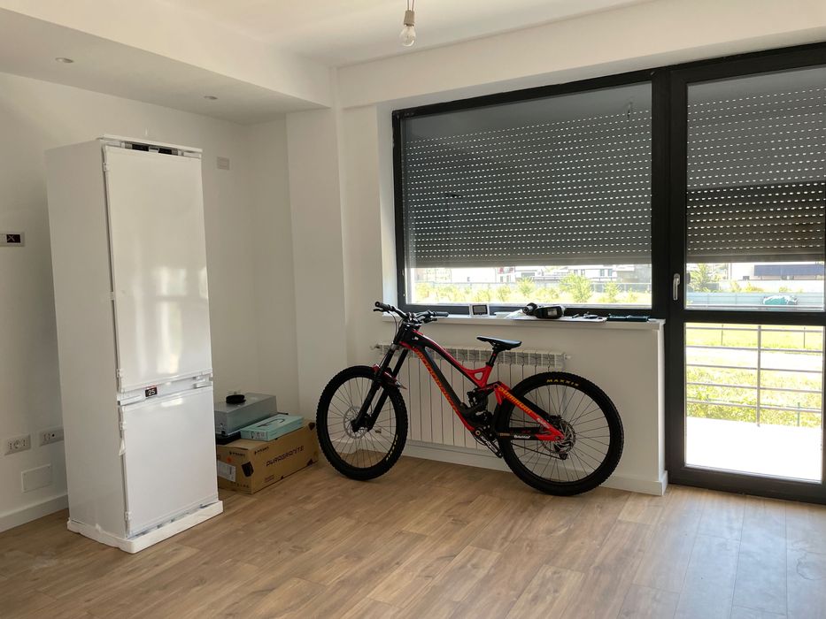 Mondraker summum pro carbon downhill