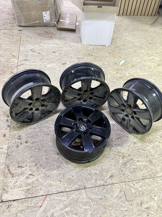 Диски родные с митсубиси паджеро.