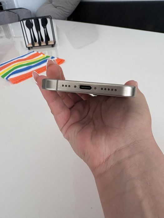 iPhone 15 pro 128 GB