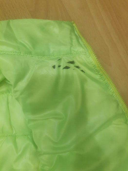 Продавам зелено електриково мъжко яке