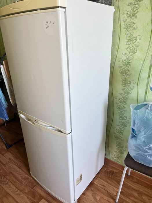 Продам холодильник LG