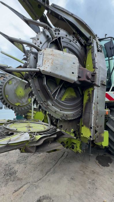 Силосный комбайн CLAAS JAGUAR 870