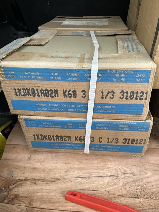 Продам кафель и раковины