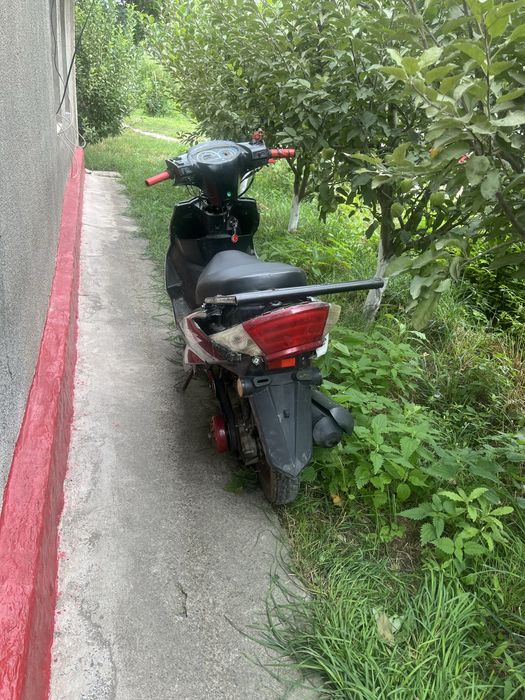 Продам мопед м8 срочно