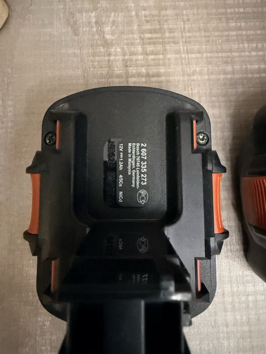 Продавам батерии bosh  за винтоверт