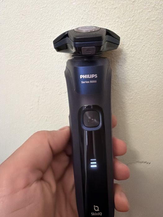 Aparat barbierit Philips shaver 5000