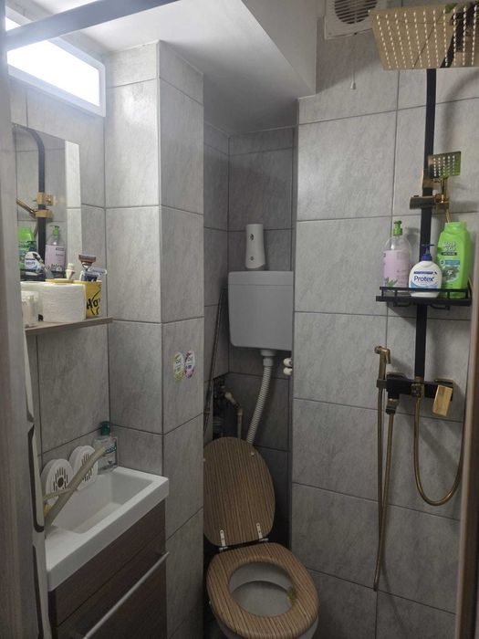 Vand apartament 2 cam apropiere metrou