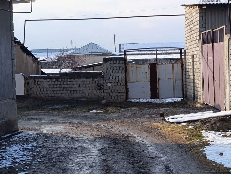 Uchaska sotiladi srochniy