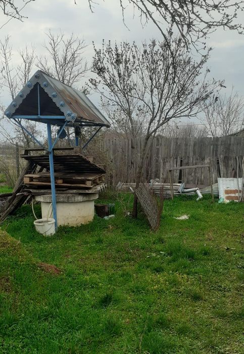 Teren + casa batraneasca