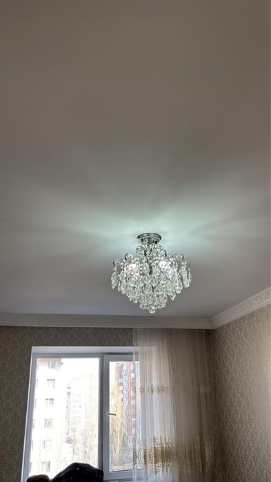 Продам люстра 4 штуки