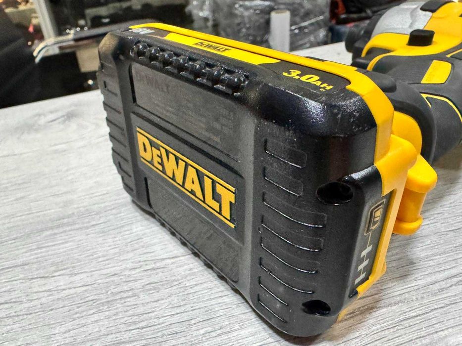 Акумулаторен Безчетков Винтоверт DeWalt DCF787  18V  XR